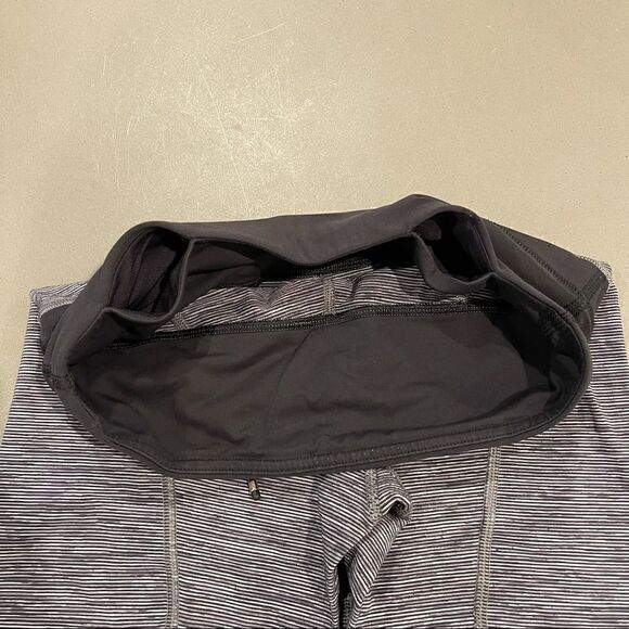 Lululemon Black/Grey Striped Cropped Leggings Size 4 - Picture 6 of 8